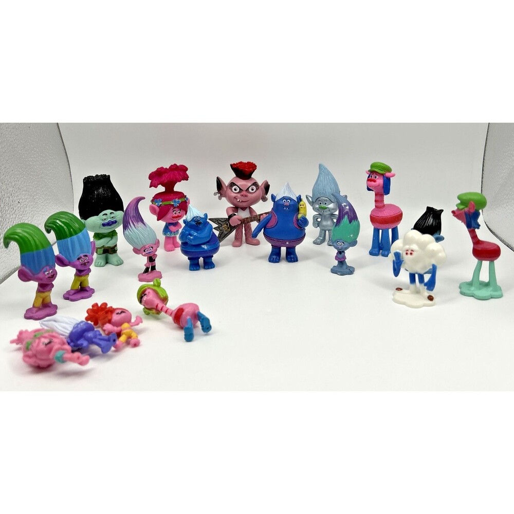 Set Of 18 DreamWorks Trolls Mini Figures